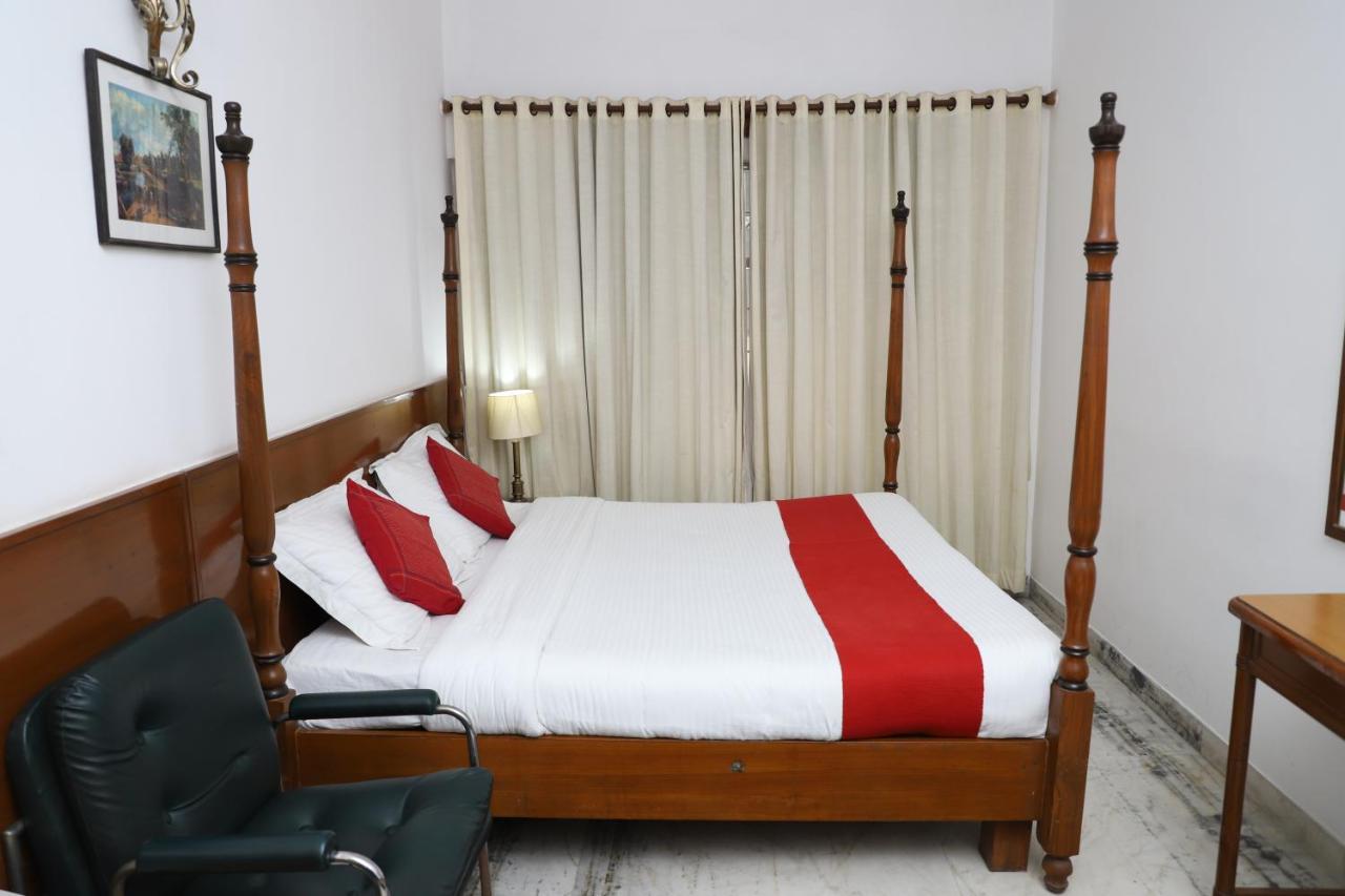 Hotel Palm Greens Új-Delhi Kültér fotó